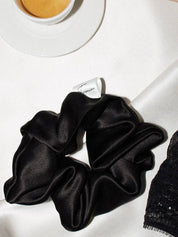 Francine / Seidenscrunchie: Sable