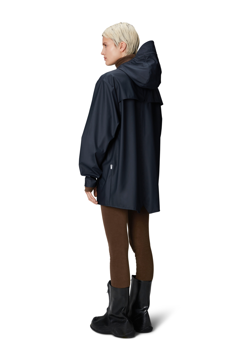 12010_Navy_aw24_women_2