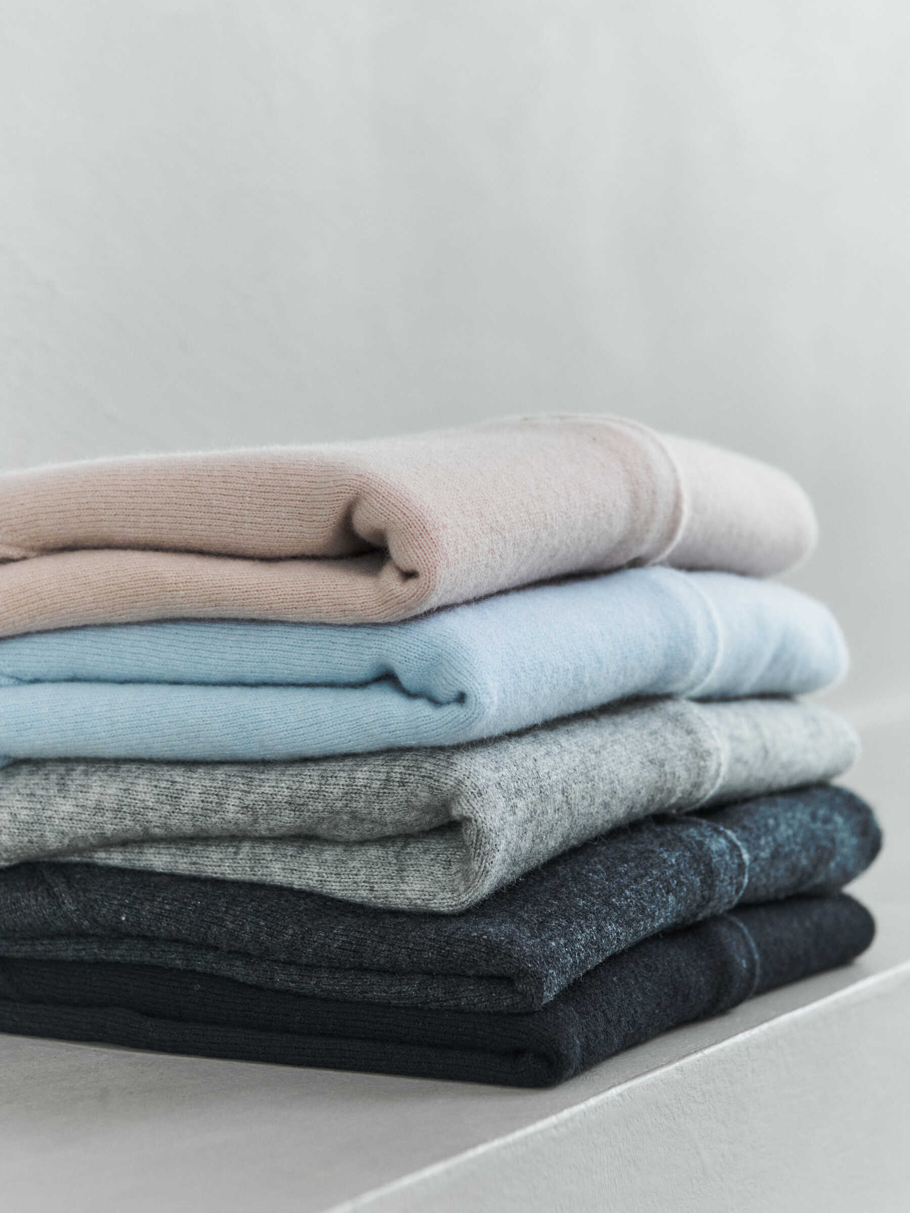 20240506_ROSEMUNDE_NOOS_STILL_0025_4a0df114-bed2-4e6b-8e0f-0d7bd8fbcf01