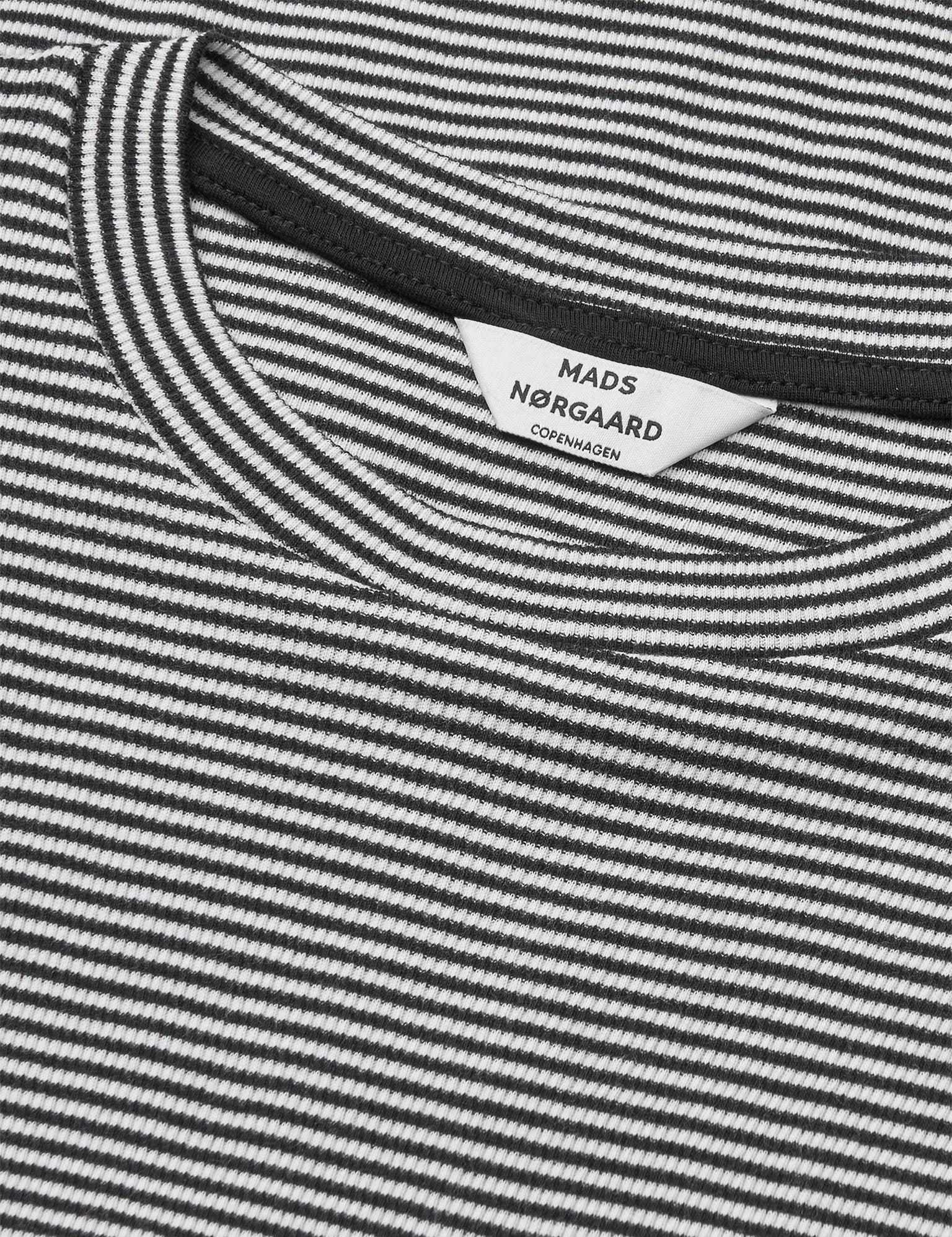 Mads Nørgaard / 2x2 Cotton Stripe Tuba Tee LS / Black/Vanilla Ice