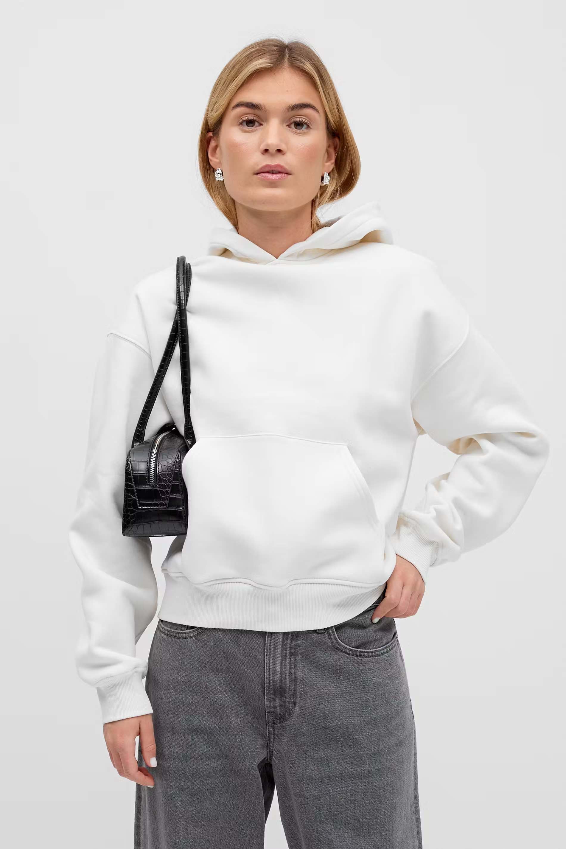 21735717003Ix67qYiGO1FIs