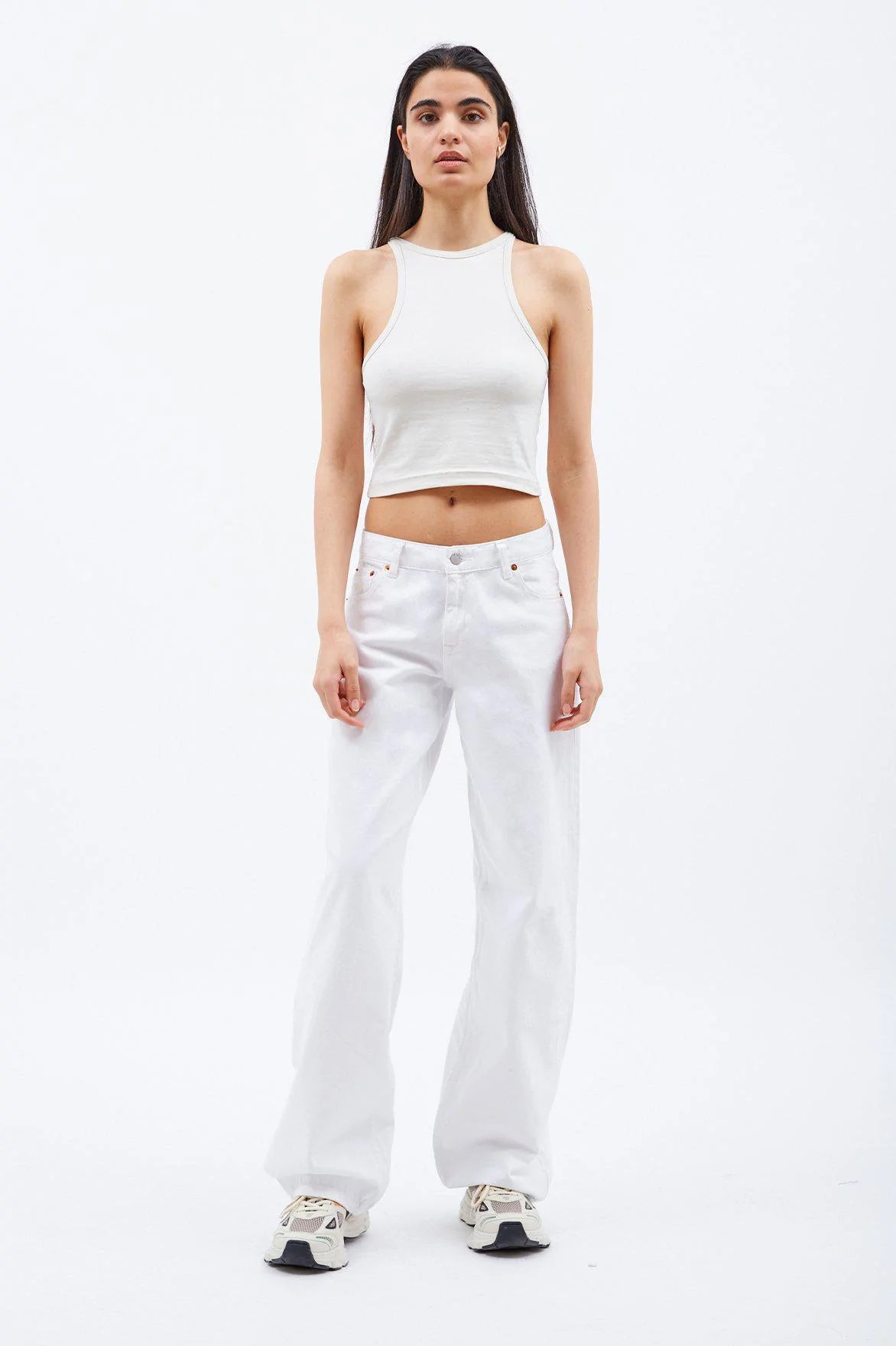 2221104V09_1_1800x1800