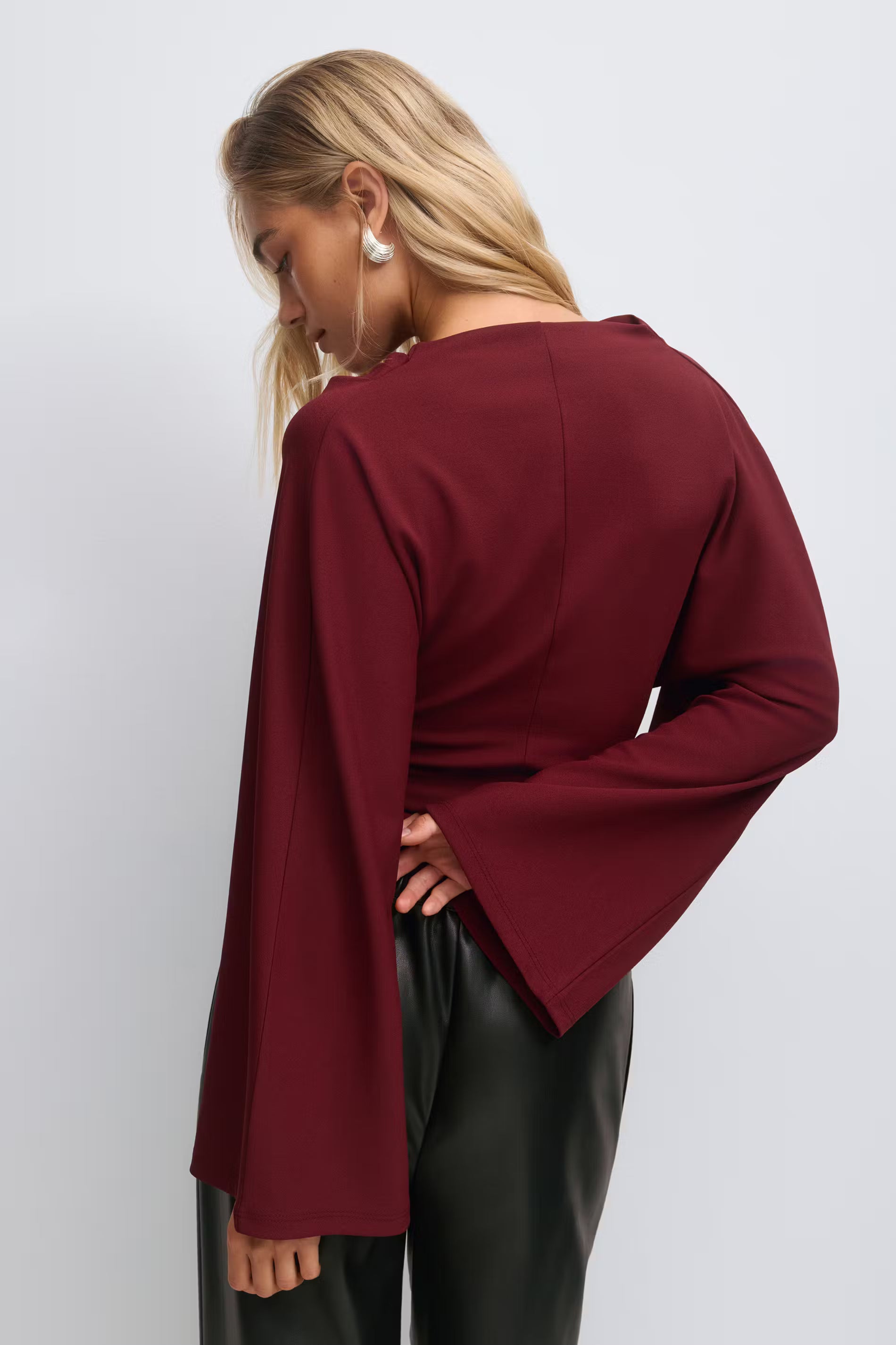 Gina Tricot / Drapy top / Pomegranate