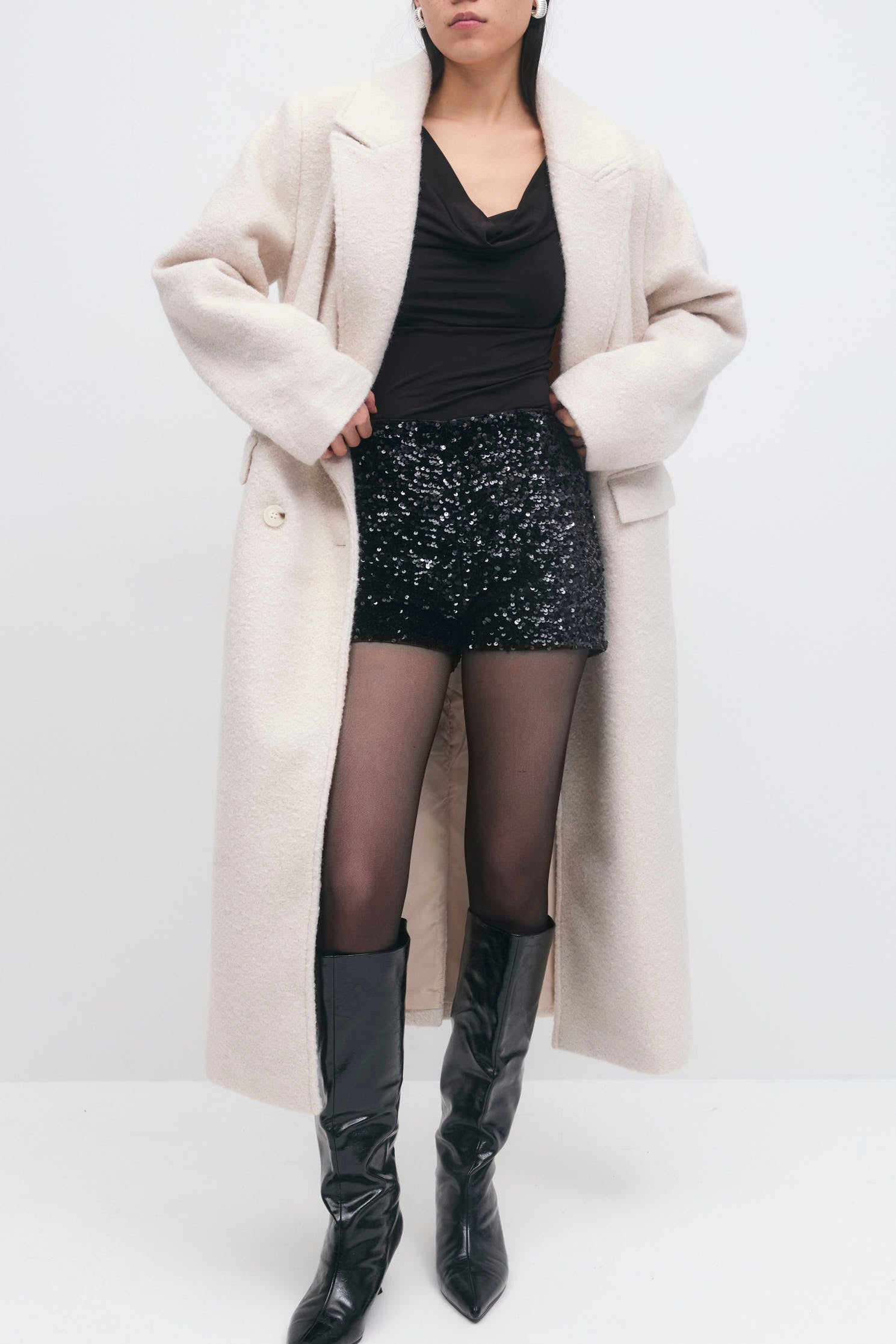 Gina Tricot / Sequin hot pants / Black