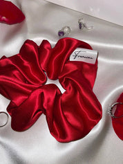 Francine / Seidenscrunchie: Sable