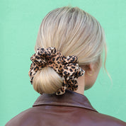 Isabella-Scrunchie-Leo-2