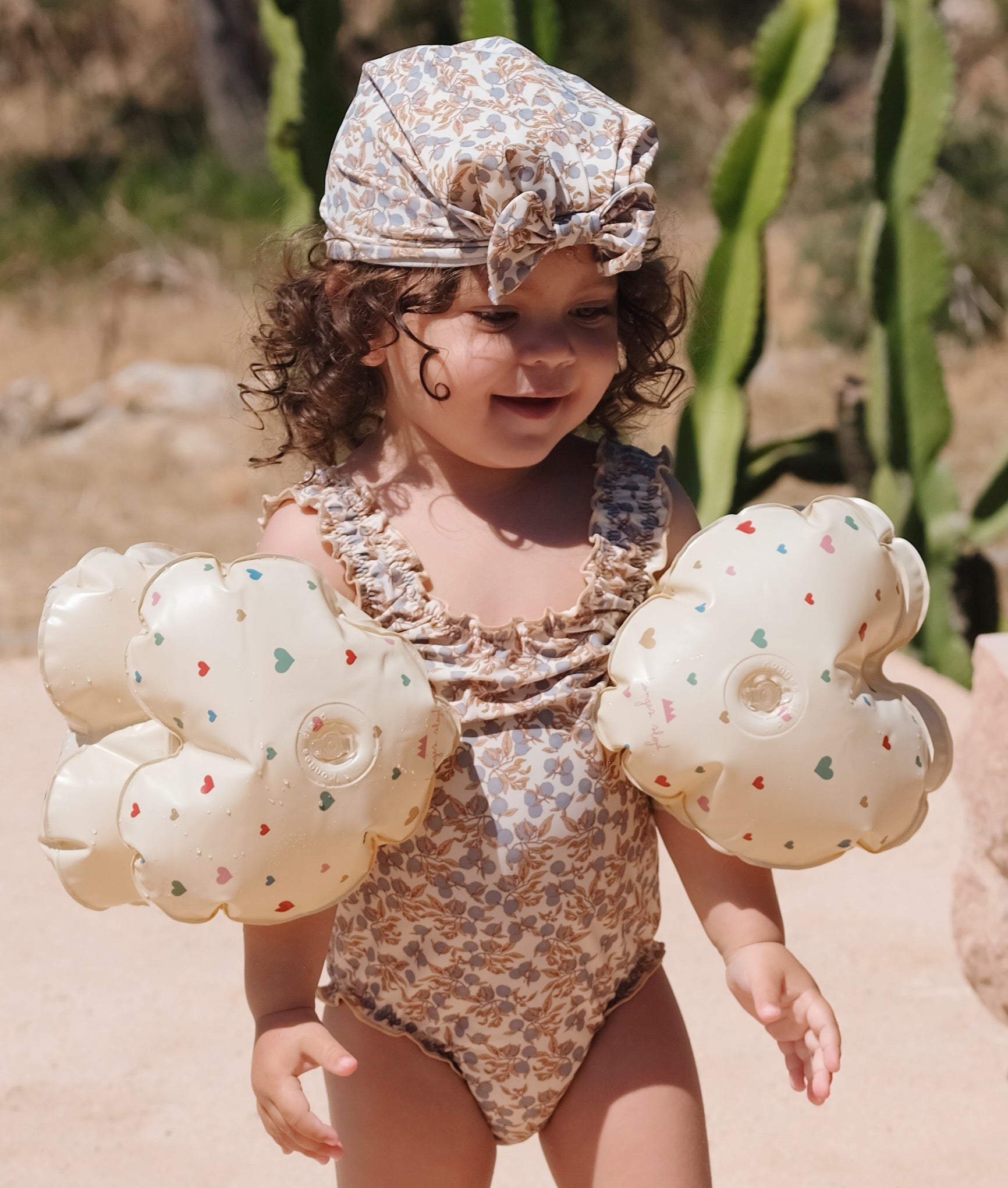 KS4883-WATER-WINGS-HEART-MULTI-HEARTS-Extra-1