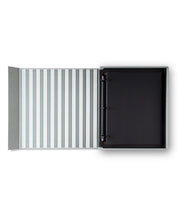 Oh_baby_its_a_wild_world_A_coffee_table_photo_album_PRINTWORKS2_os-1