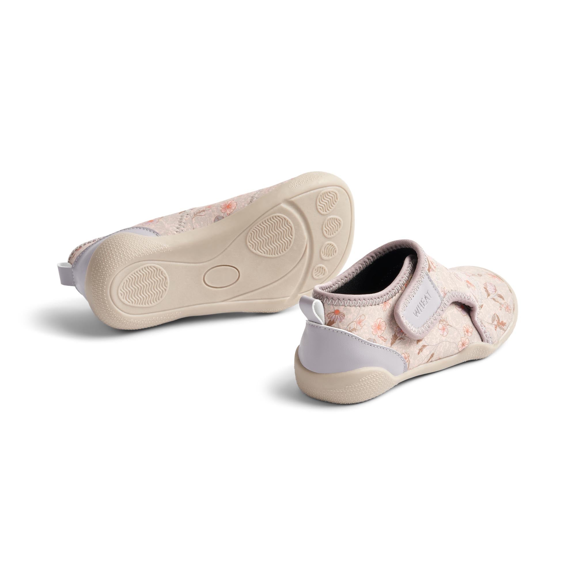 WF422h-Shawn-Beach-Shoe-1492-purple-poppy-flowers-Extra-2