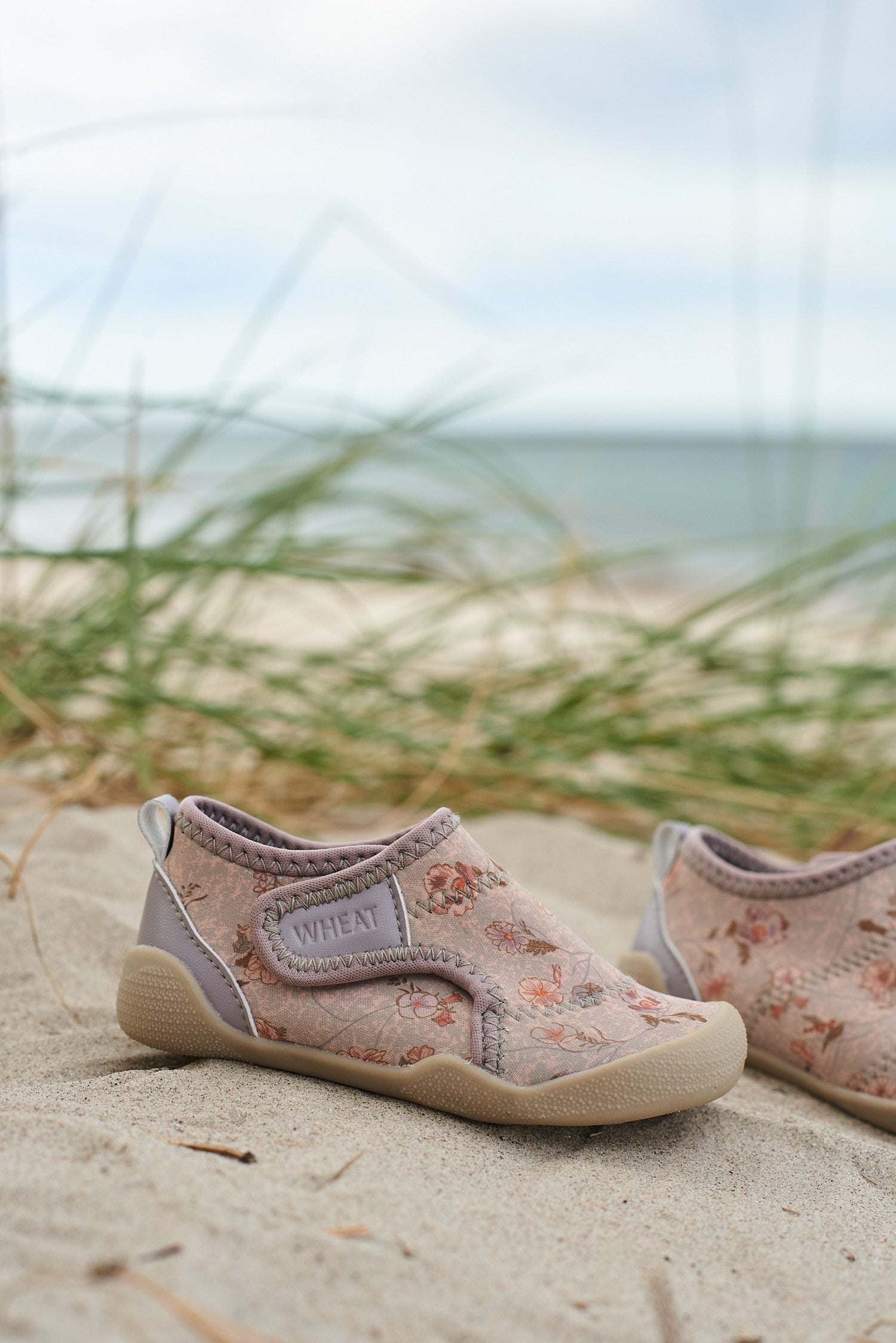 WF422h-Shawn-Beach-Shoe-1492-purple-poppy-flowers-Extra-3