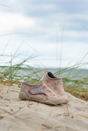 WF422h-Shawn-Beach-Shoe-1492-purple-poppy-flowers-Extra-4