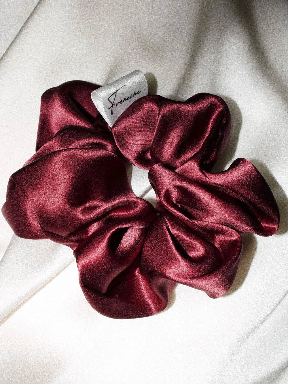 Francine / Seidenscrunchie: Sable