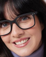 lmslc01-izi_l_reading_black_01_3-jpg