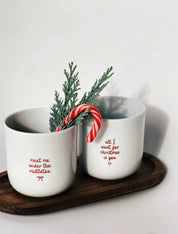 Becher Tasse X-Mas rot - Santa Baby - Mistletoe - Christmas: Meet me under the mistletoe