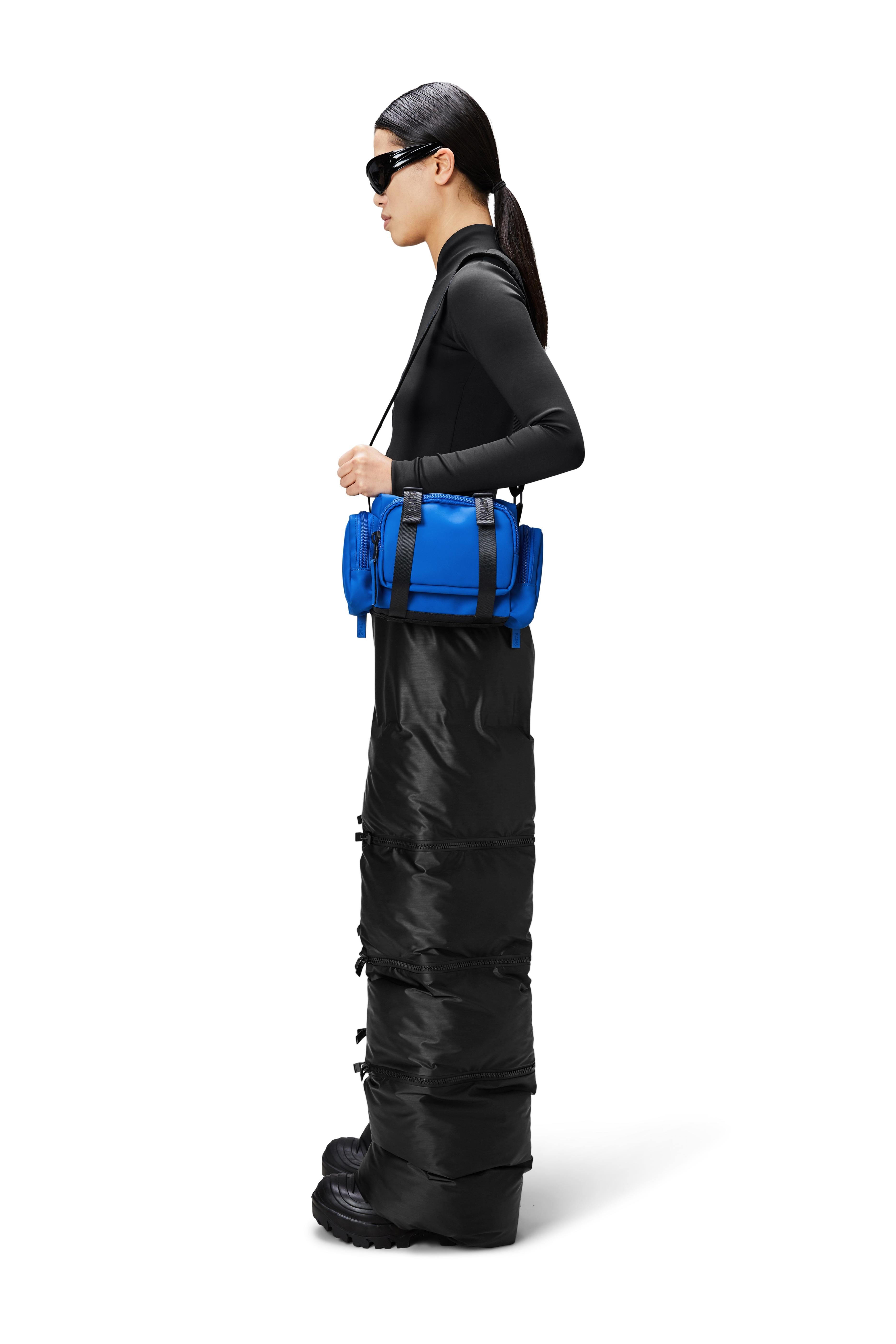 14370_waves_women_1