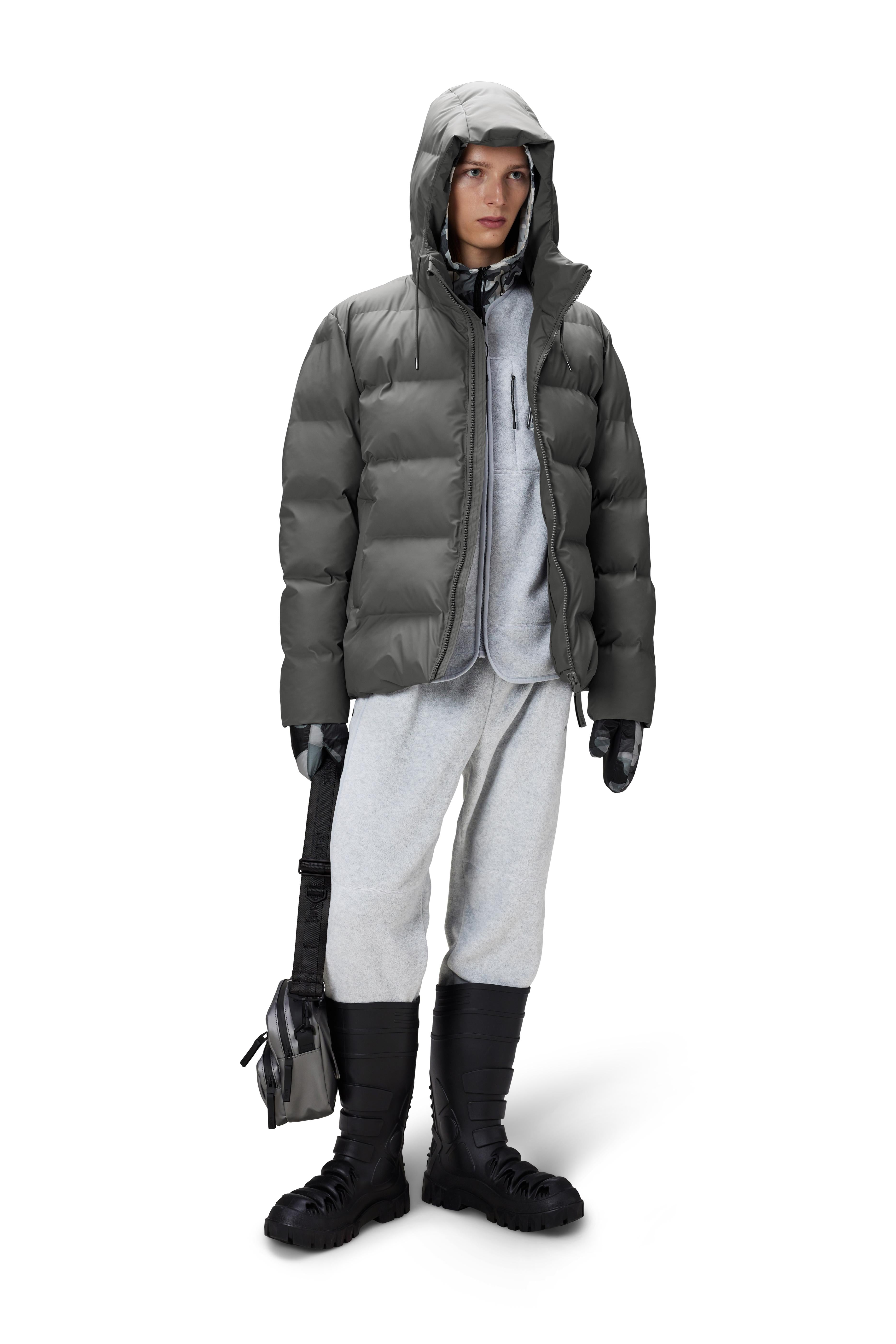 15120_grey_men_3