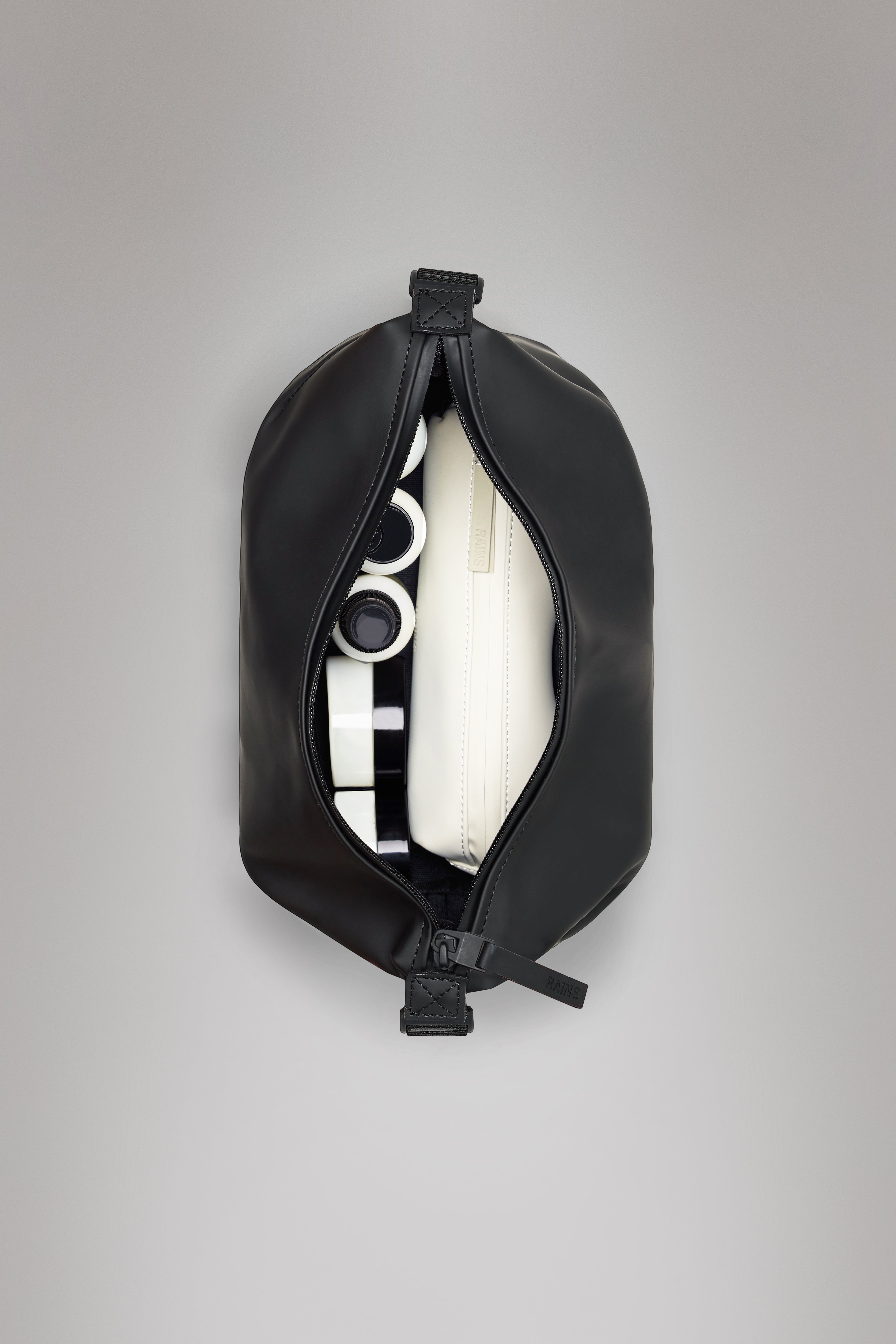 Rains / Hilo Wash Bag W3 / Depth