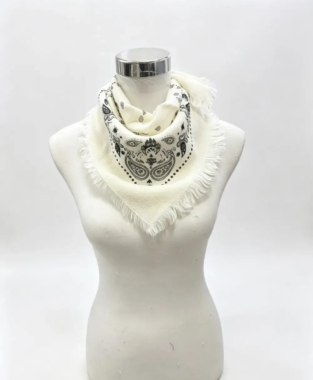 LINETA - kleines quadratisches Tuch mit Bandana-Motiv