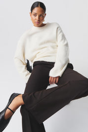 Gina Tricot / Relaxed bootcut trousers / Brown
