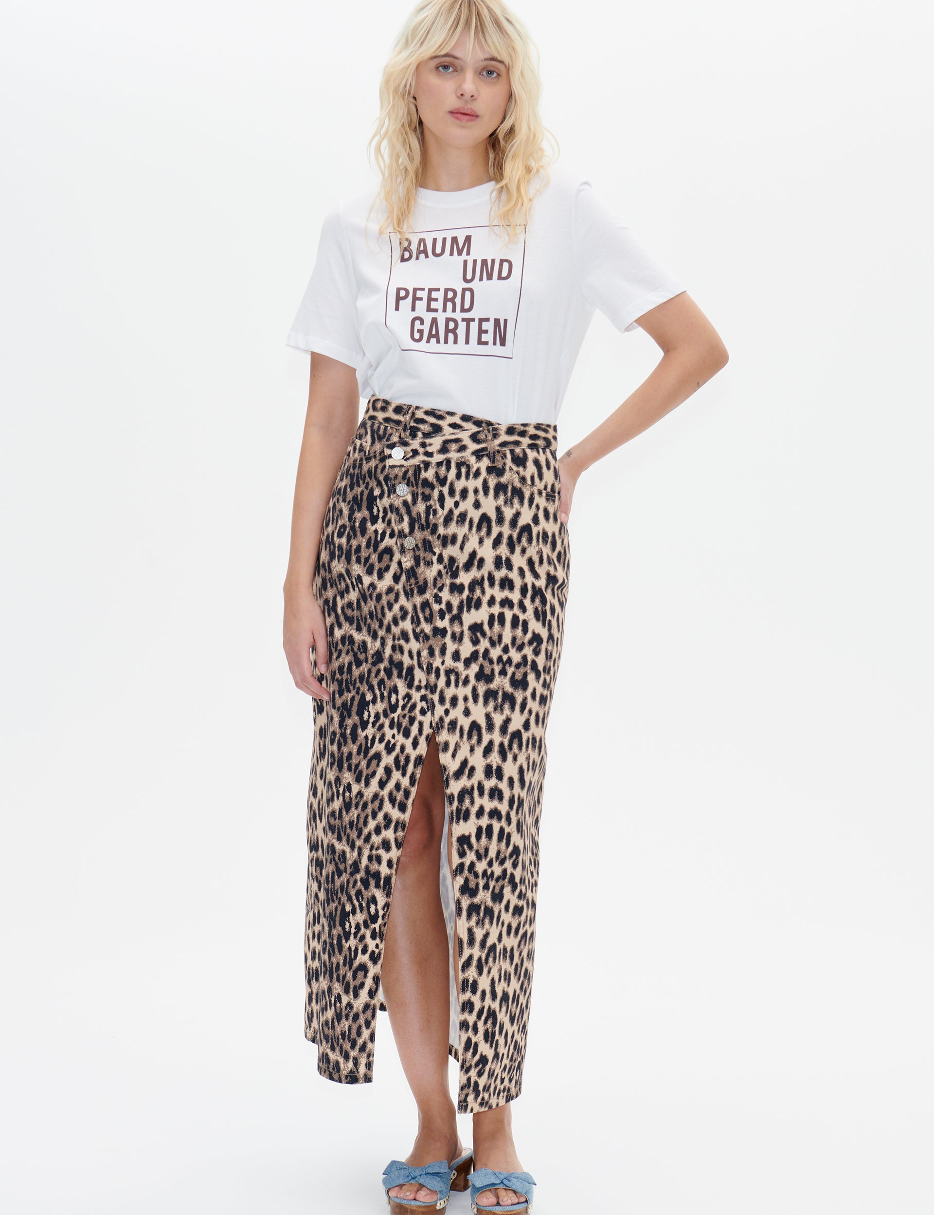 23687_8383_Lookfront