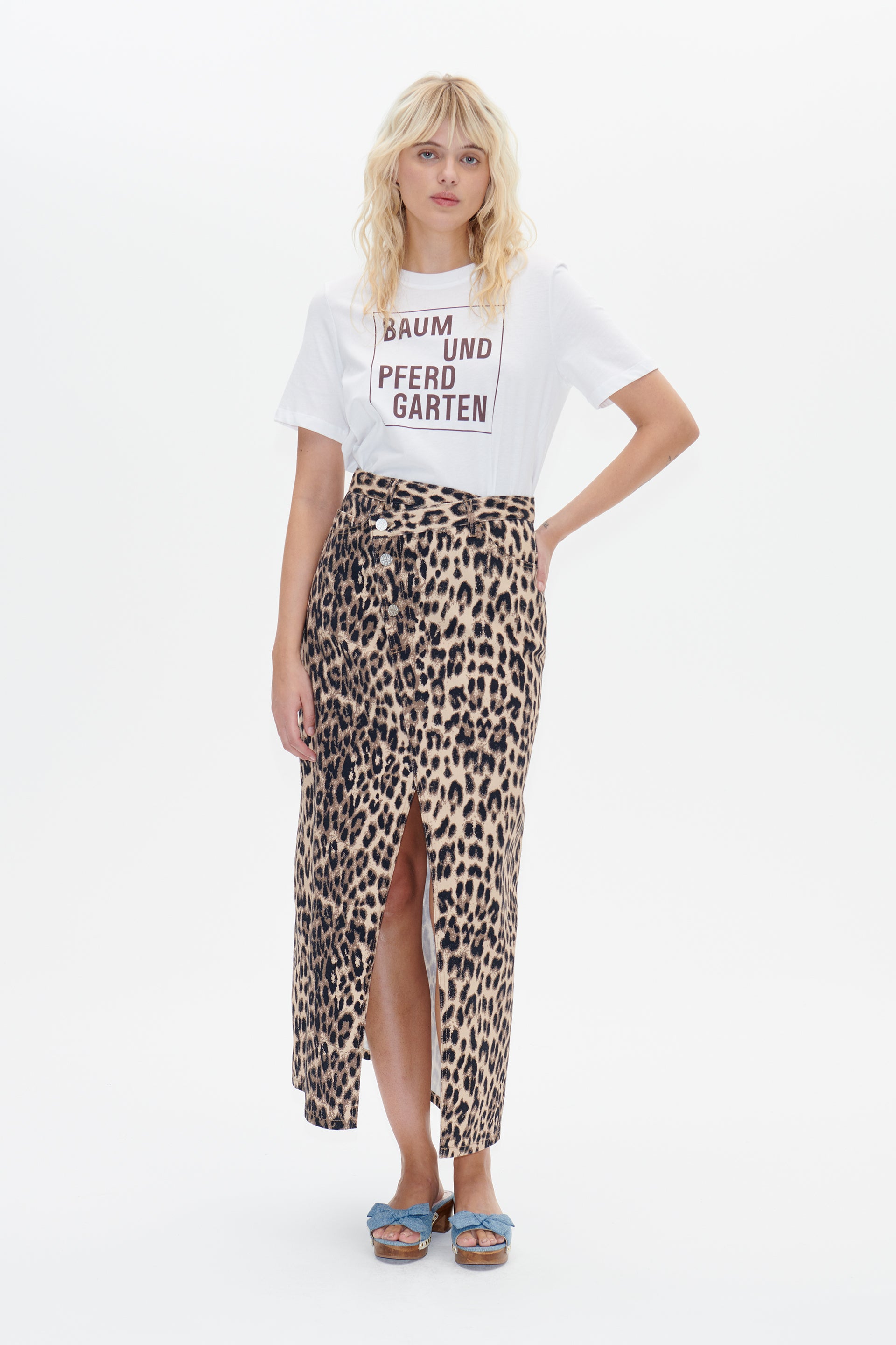 23687_8383_Lookfront