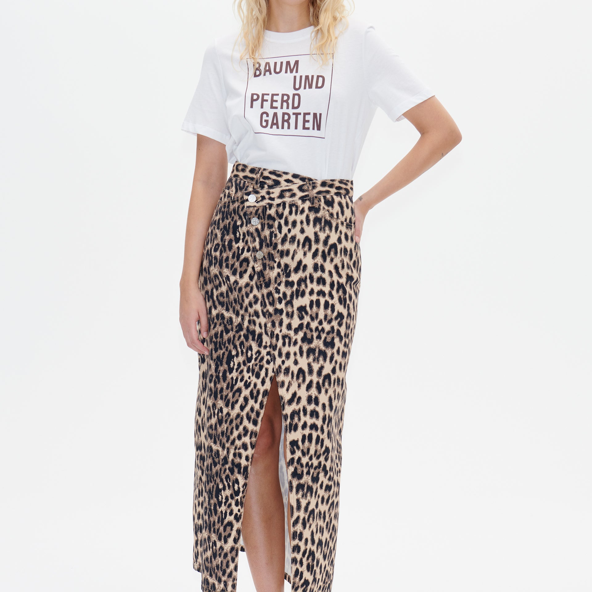 23687_8383_Lookfront