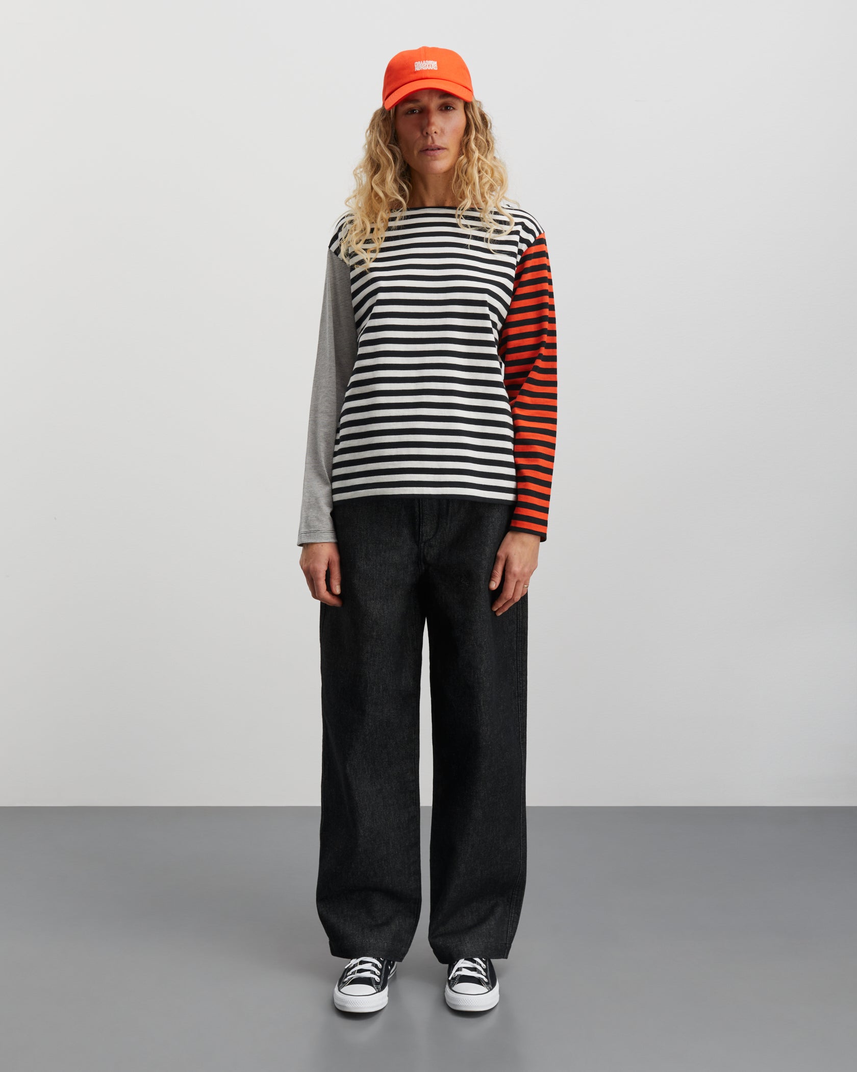 24-3_lookbook_women_49_01GINfwO1Z6xeEm