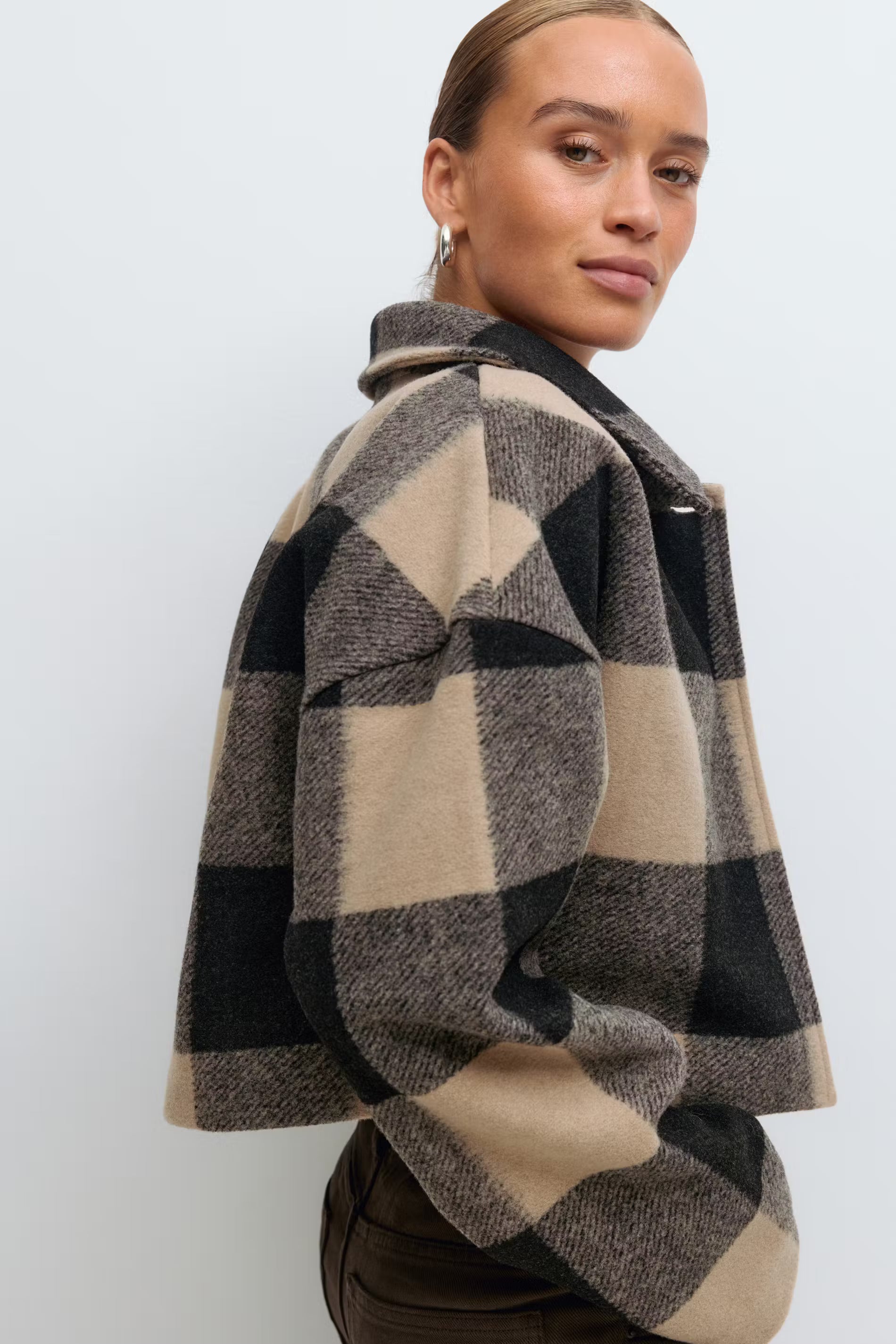 Gina Tricot / Short jacket / Beige check