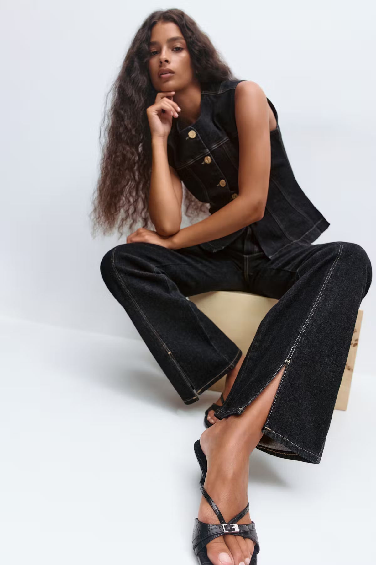 Gina Tricot / Low front slit jeans / Dk rinse