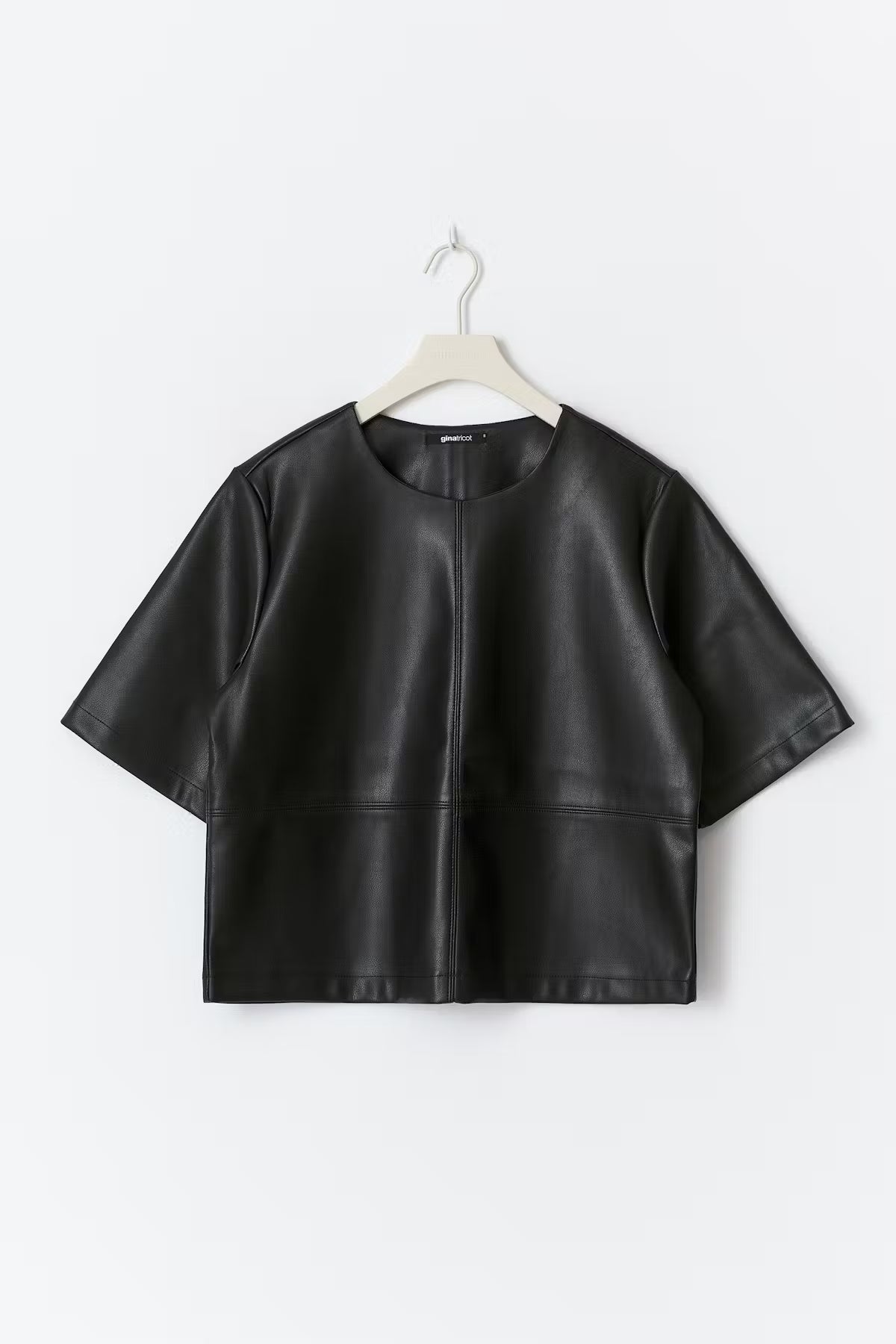 Gina Tricot / Pu boxy tee / Black