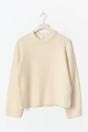 Gina Tricot / Crew neck knitted sweater / Gardenia