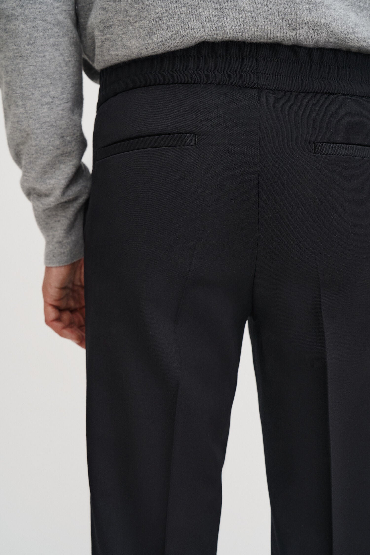 Filippa K / terry cropped trousers / Black