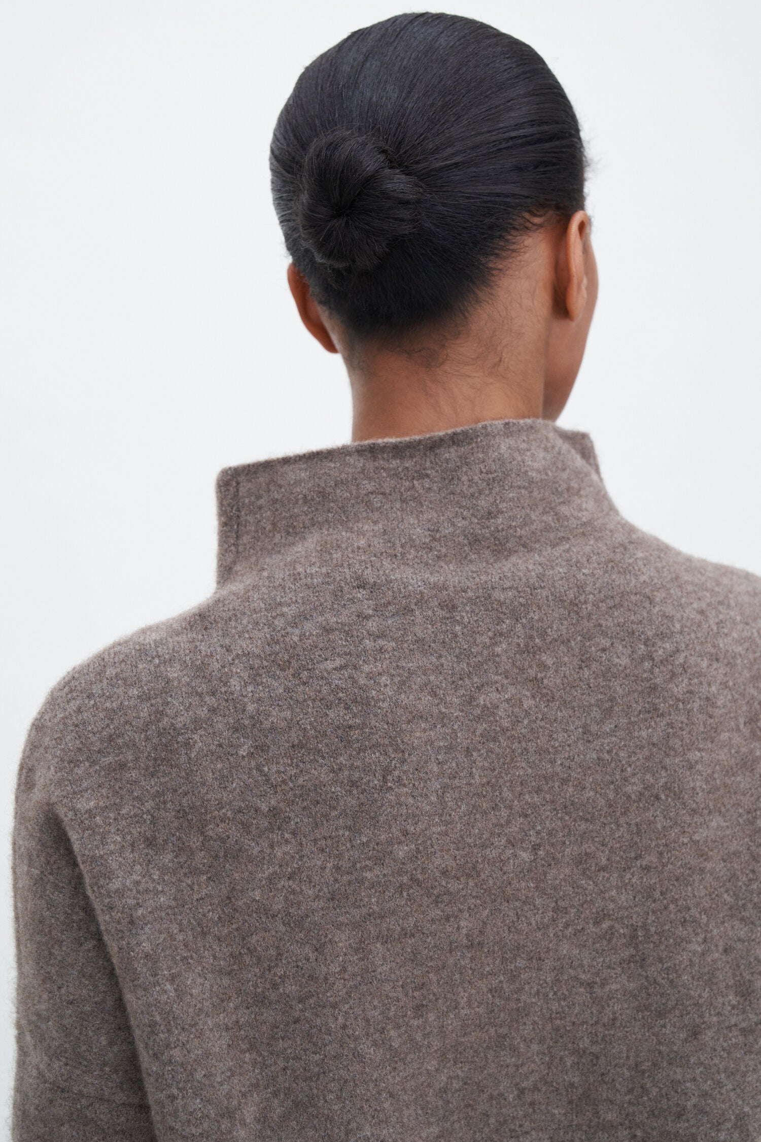 Filippa K / mika yak funnelneck sweater / Dark Taupe Melange