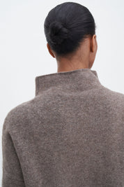 Filippa K / mika yak funnelneck sweater / Dark Taupe Melange