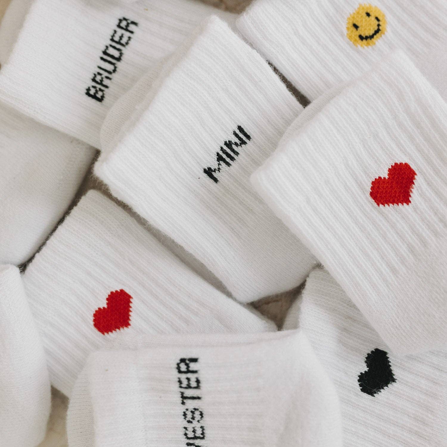 Eulenschnitt - Babysocken Herz rot 16-18