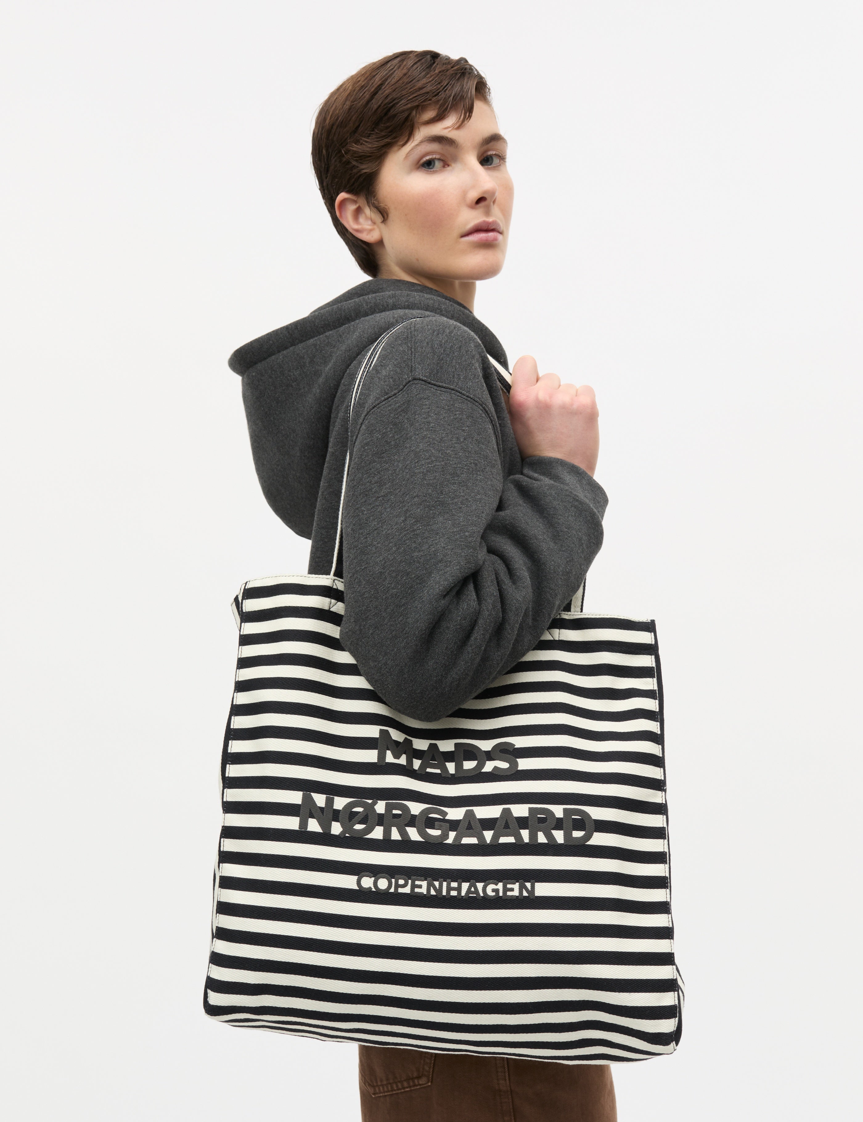 Mads Nørgaard / Boutiqno Athene AOP Bag / Stripe AOP/Black