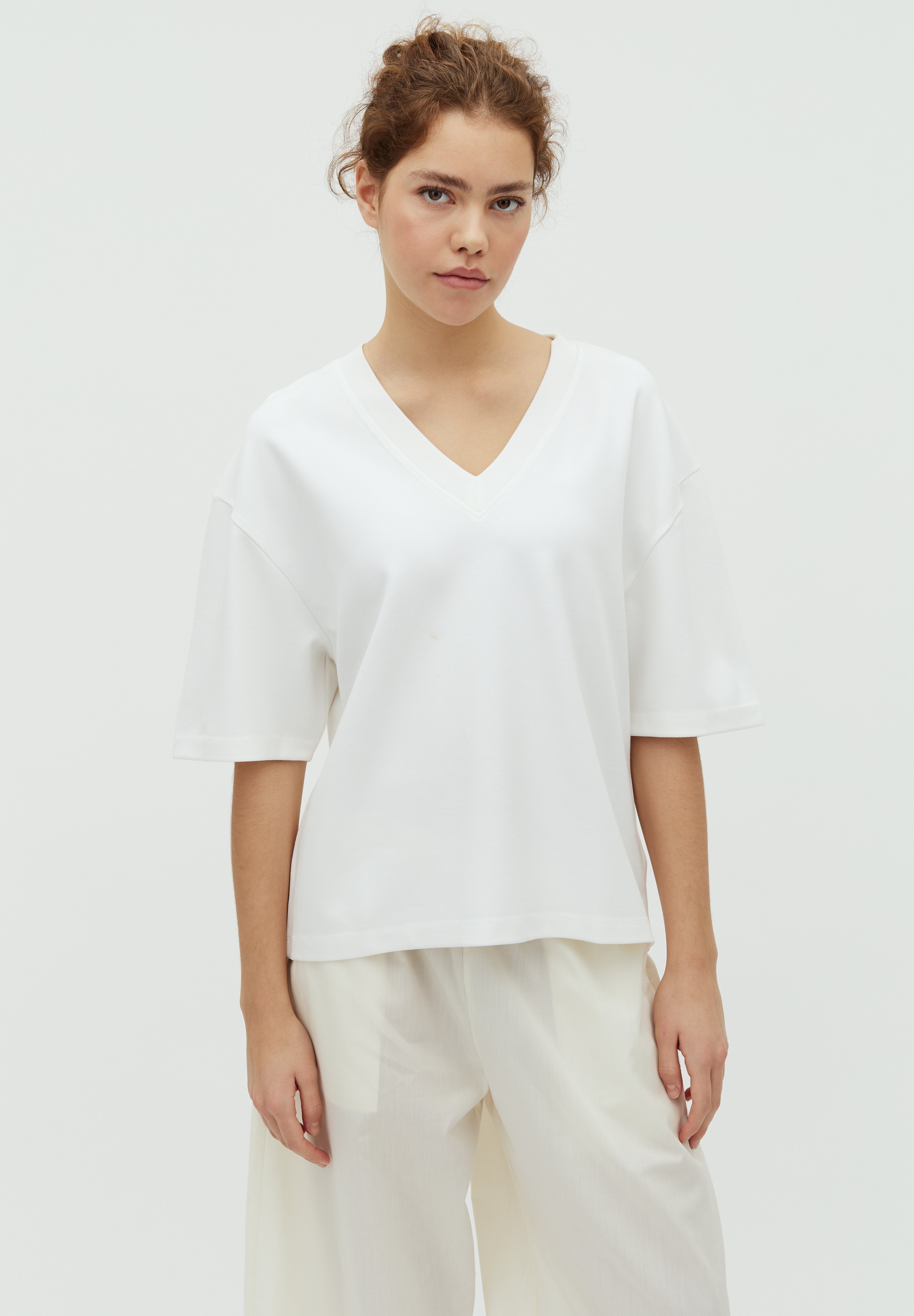 MbyM / Betsy - Emrys V-M Top / T-shirt / white