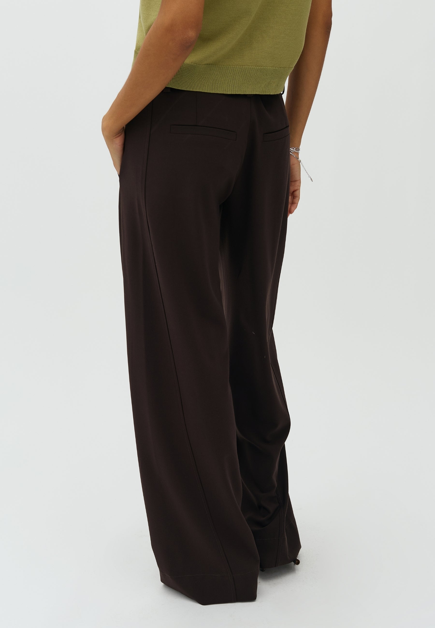 MbyM / Lucidanna-M Willah Pant / Java