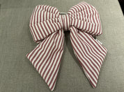 Gepolsterte Schleife aus Baumwolle mit schmalen Streifen 25x35 cm: Burgunderrot