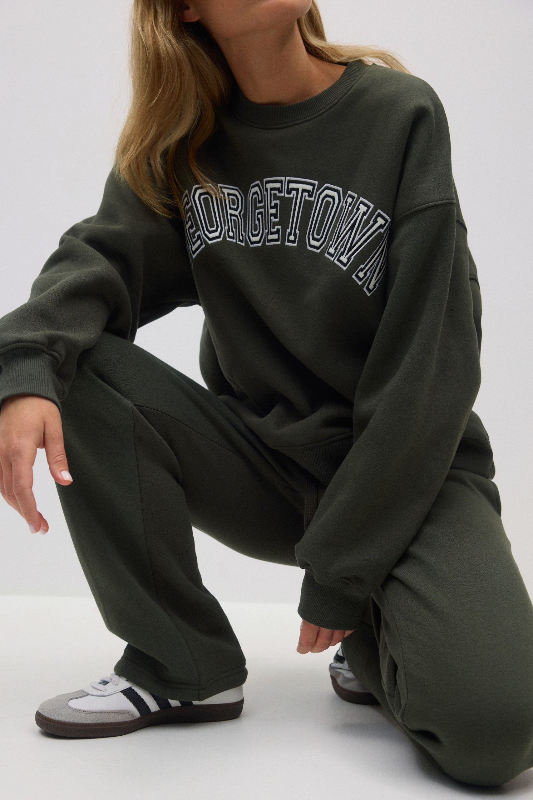Gina Tricot / Basic straight sweatpants / Forest night
