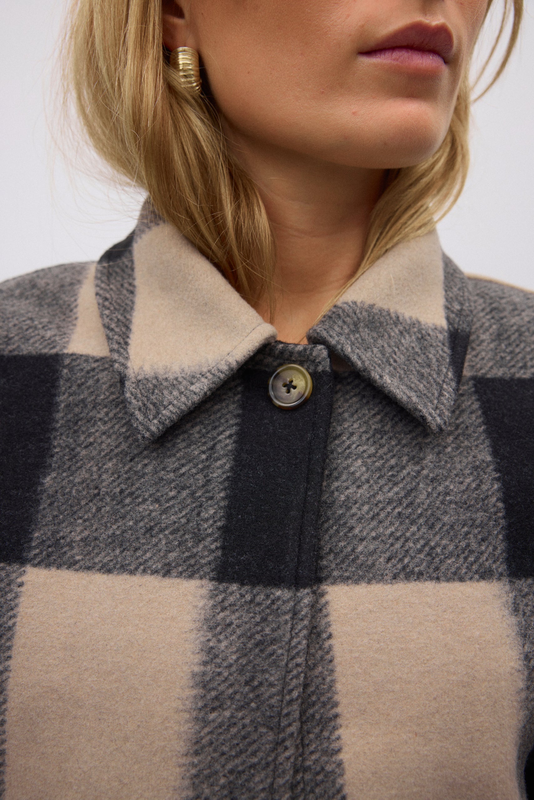 Gina Tricot / Short jacket / Beige check