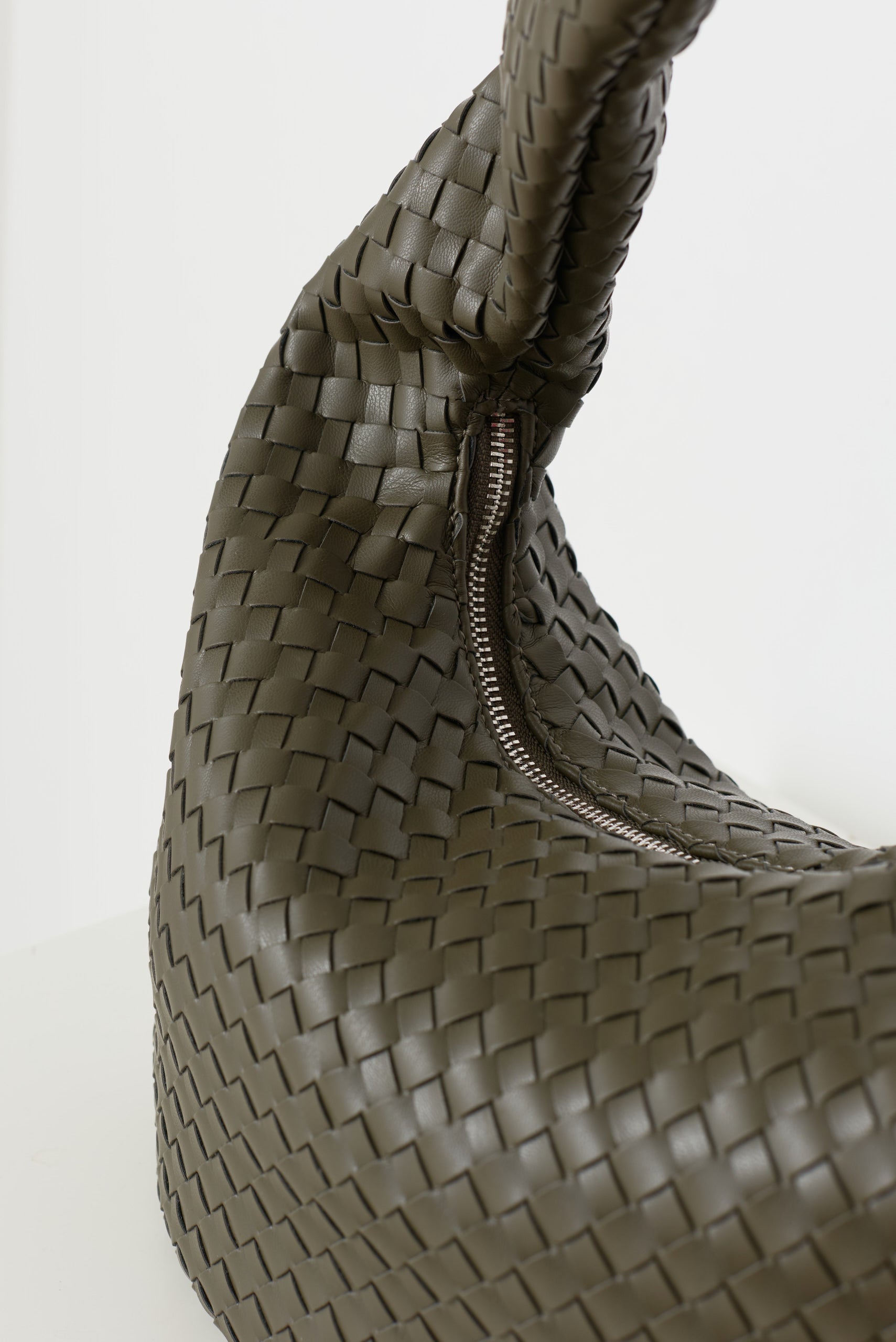 Gina Tricot / Braided shoulder bag / Khaki
