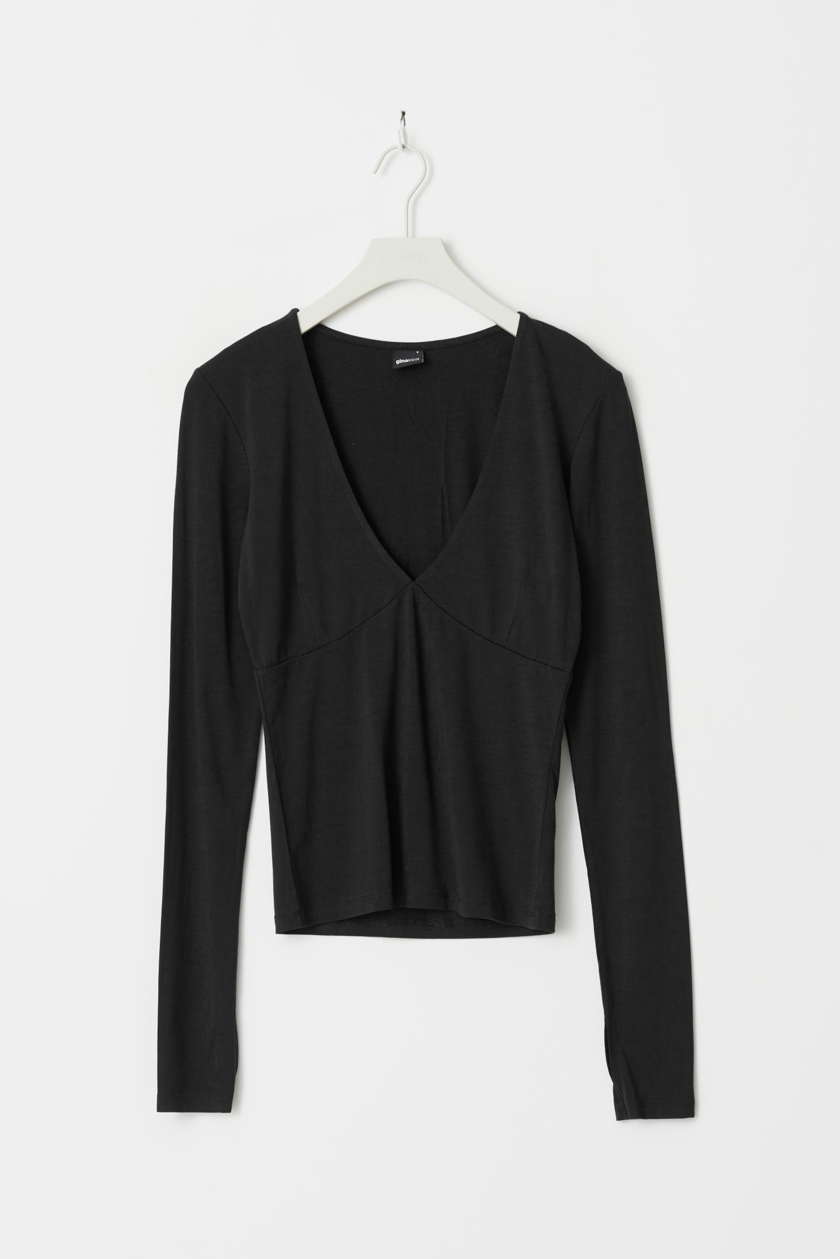 Gina Tricot / Soft touch v-neck top / Black
