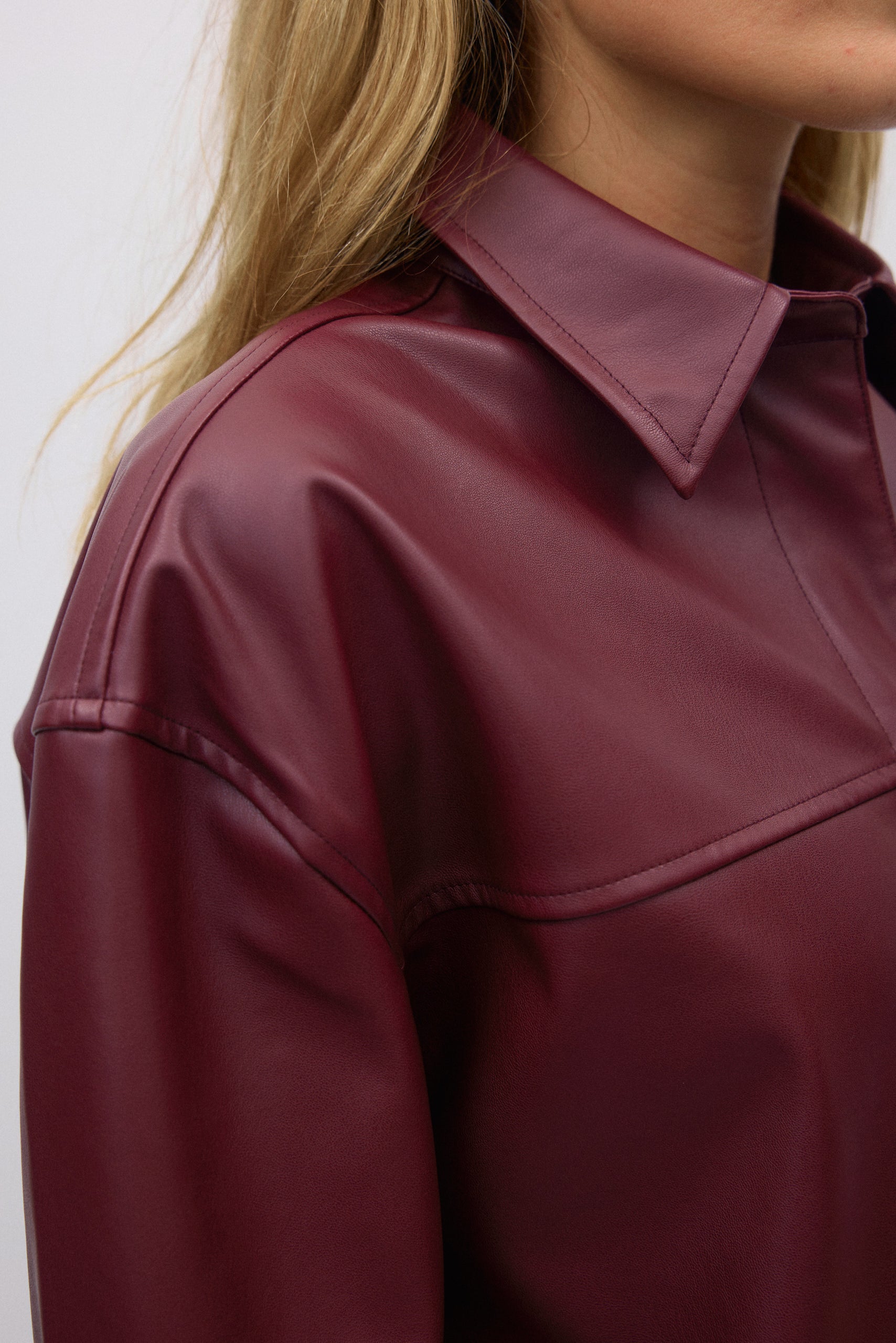 Gina Tricot / Pu shirt / Burgundy