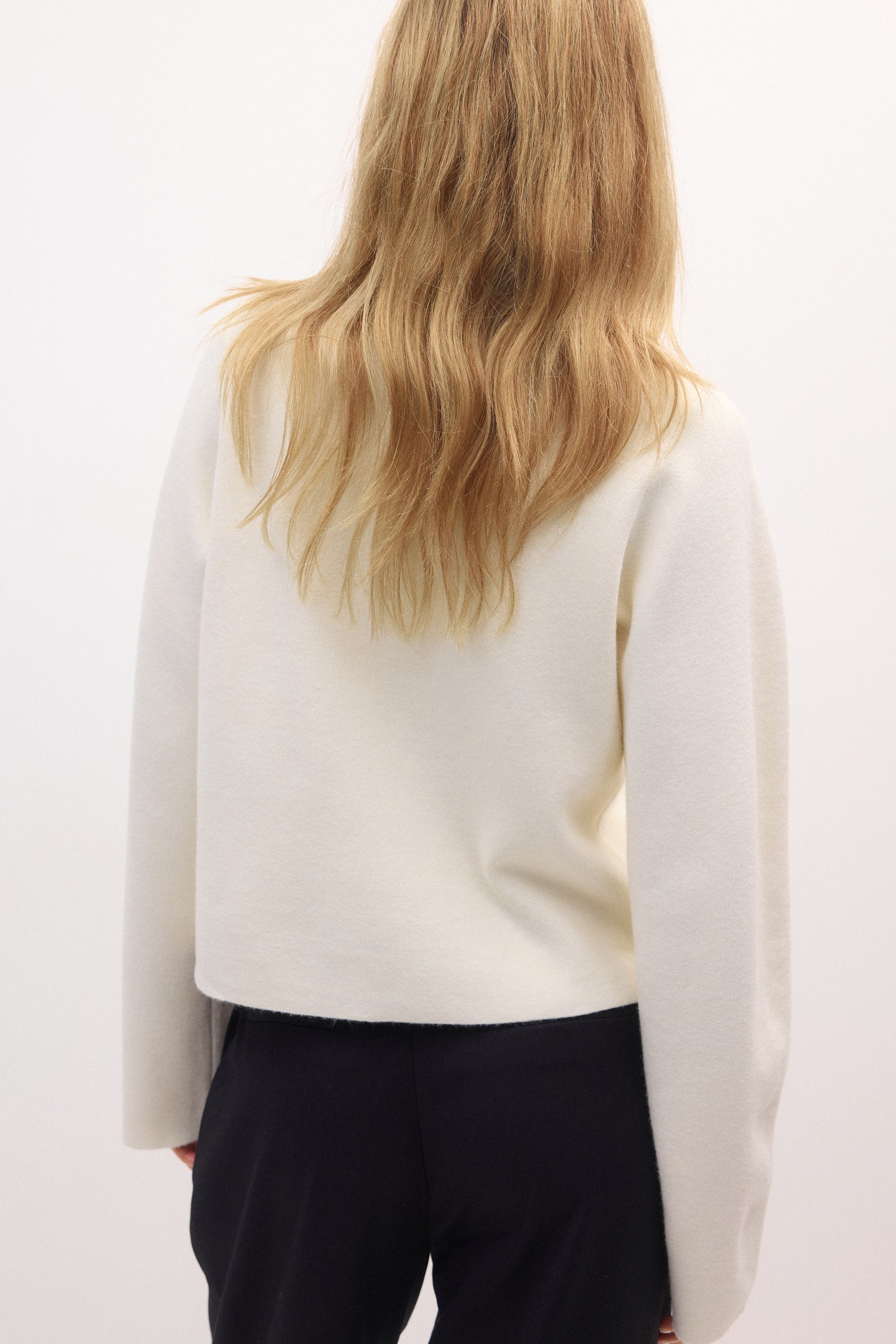 Gina Tricot / Shaped knitted cardigan / Gardenia