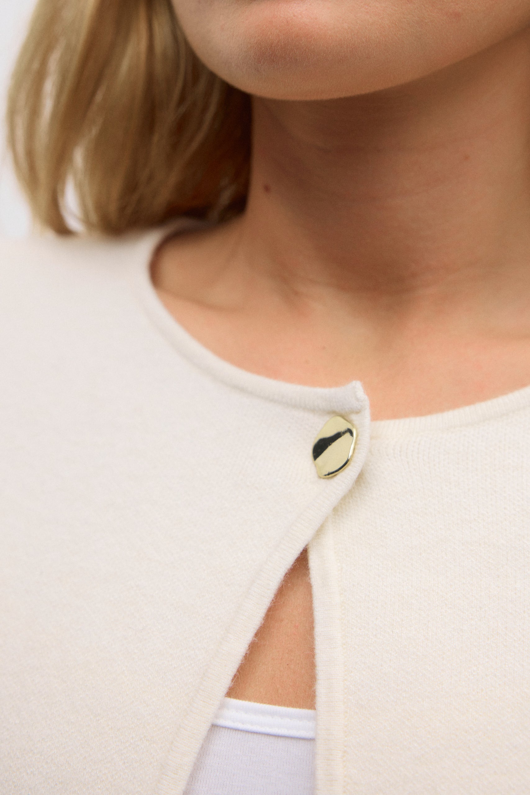 Gina Tricot / Shaped knitted cardigan / Gardenia