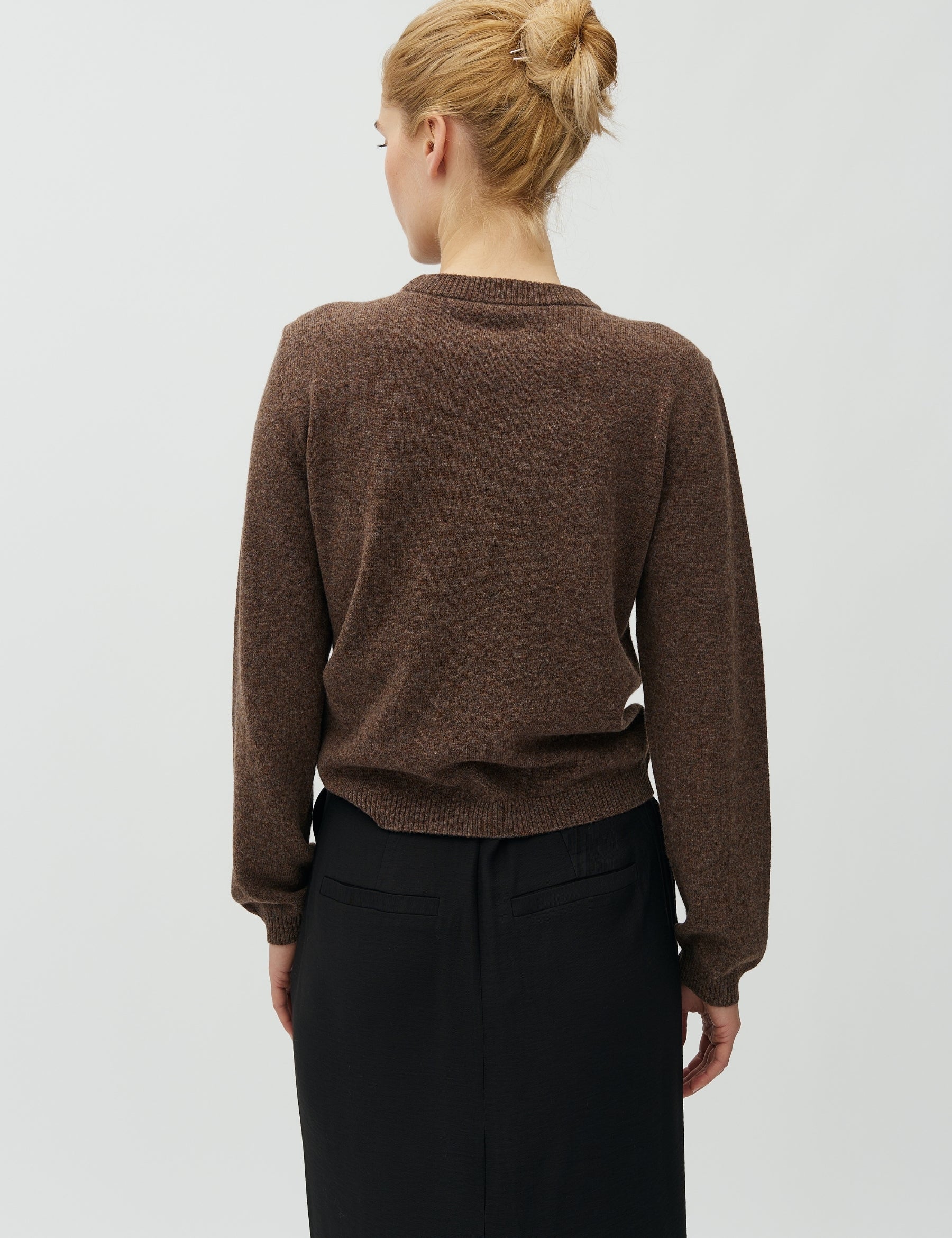 63930981-Y10-1.jpg