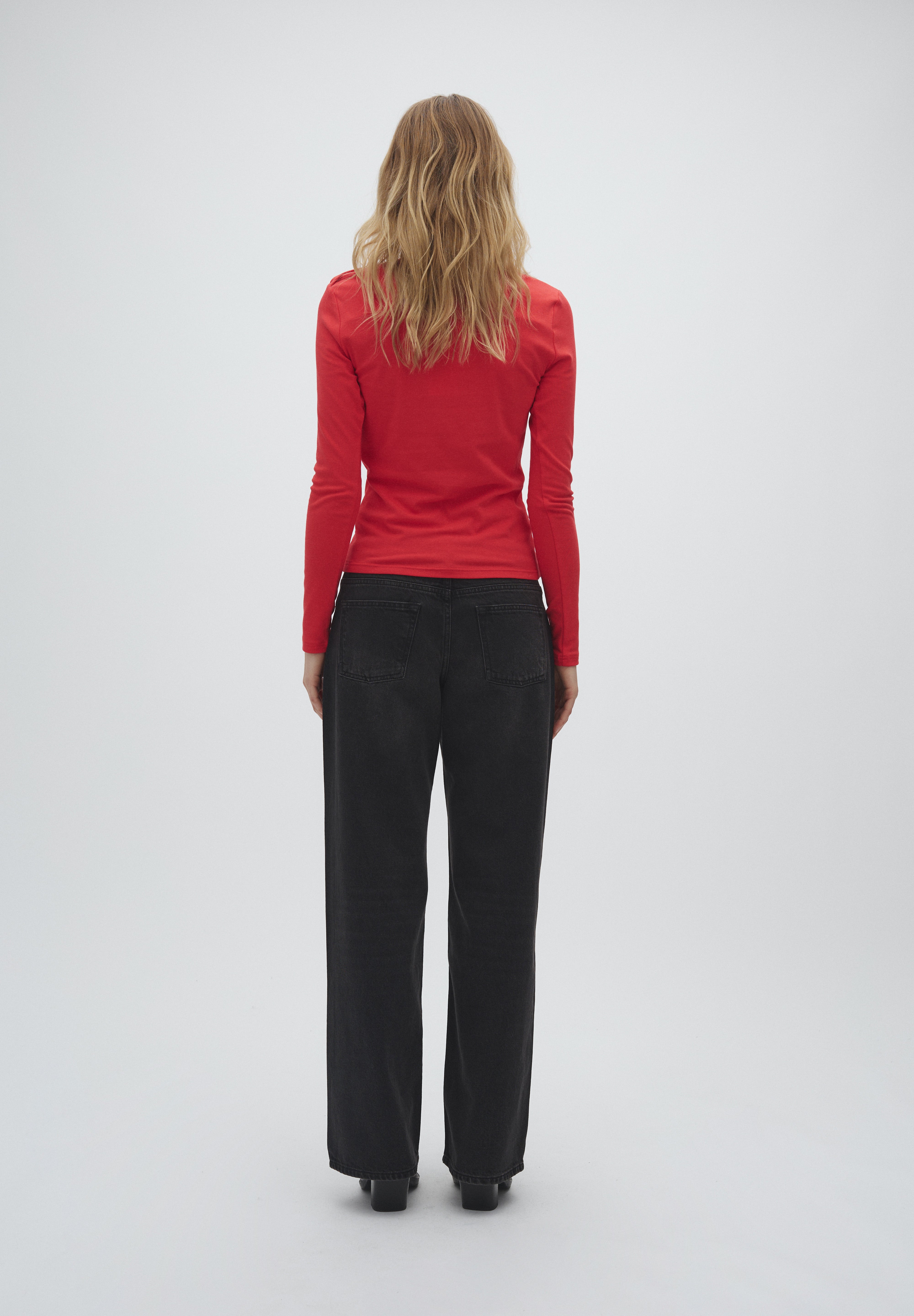 MbyM / Julissa-M Pearina / Red aura
