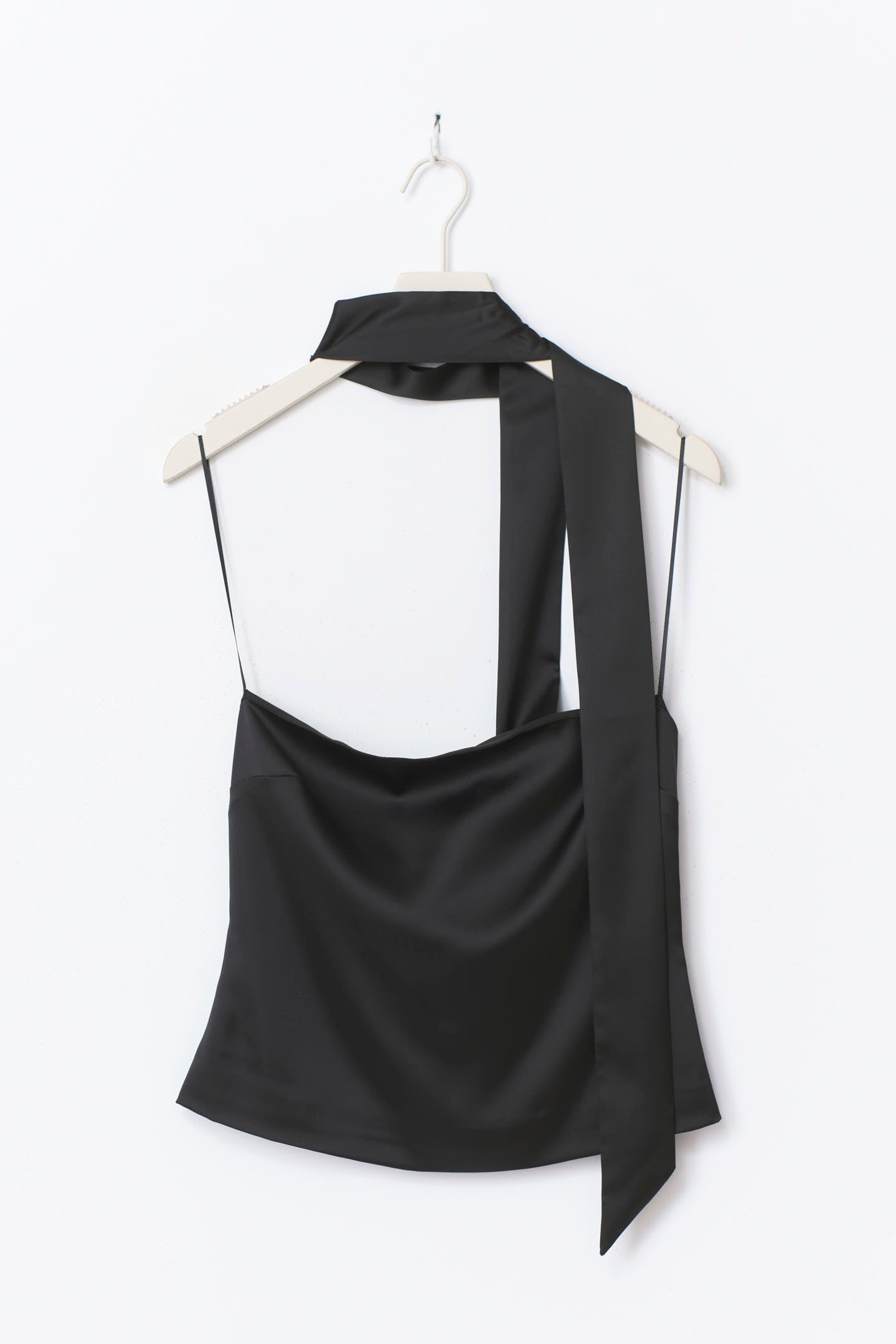 Gina Tricot / Satin scarf top / Black