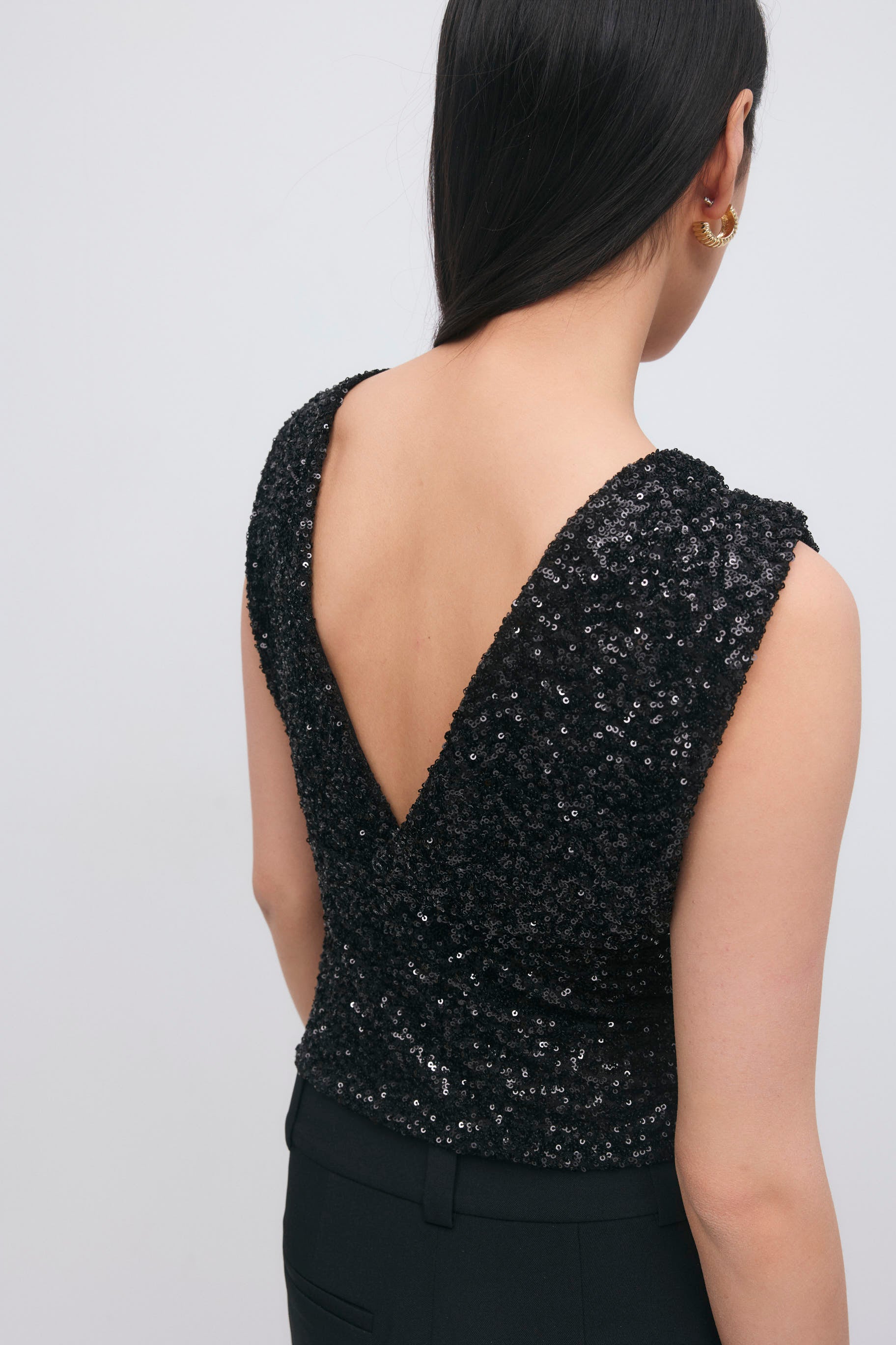 Gina Tricot / Sequins top / Black